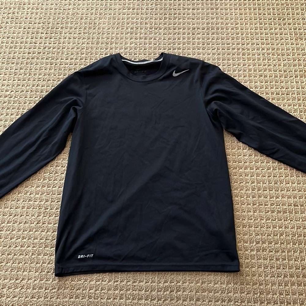 Men’s long sleeve dri fit Nike shirt
